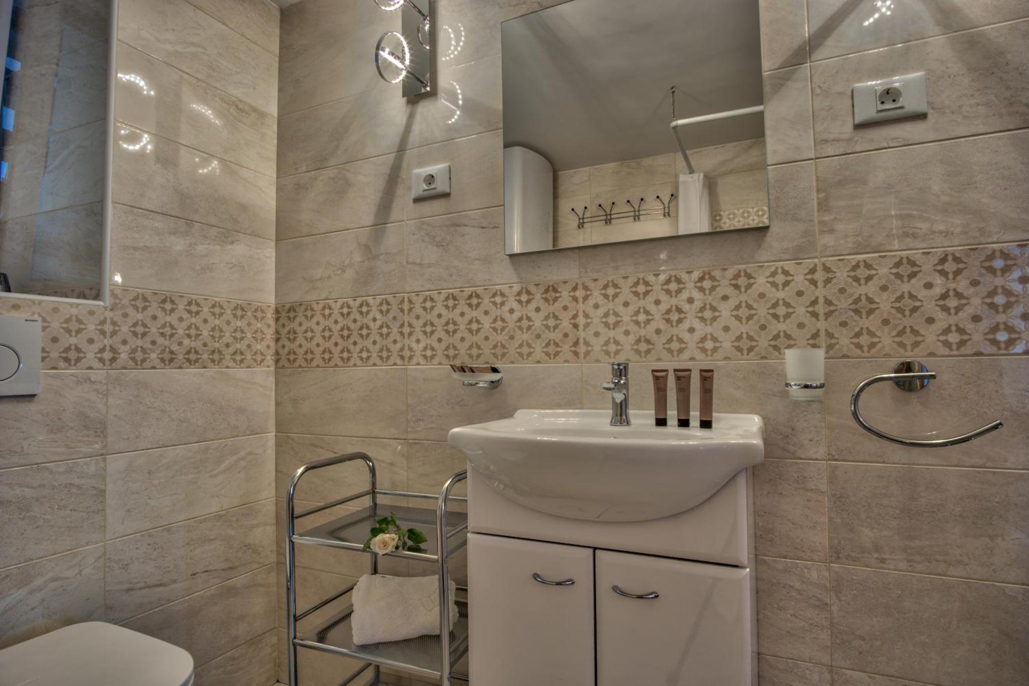 Apartment Pod Velbi ลูบลิยานา ภายนอก รูปภาพ