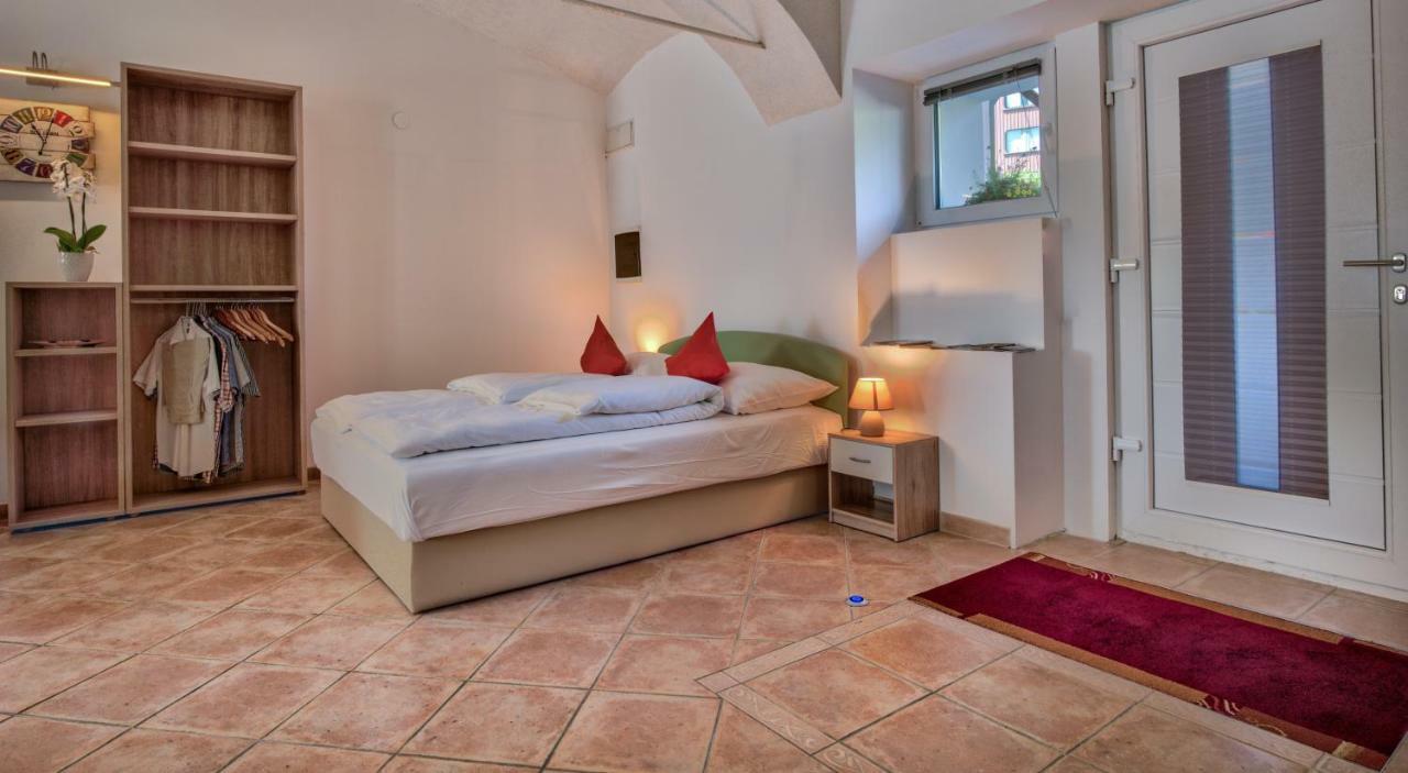 Apartment Pod Velbi ลูบลิยานา ภายนอก รูปภาพ
